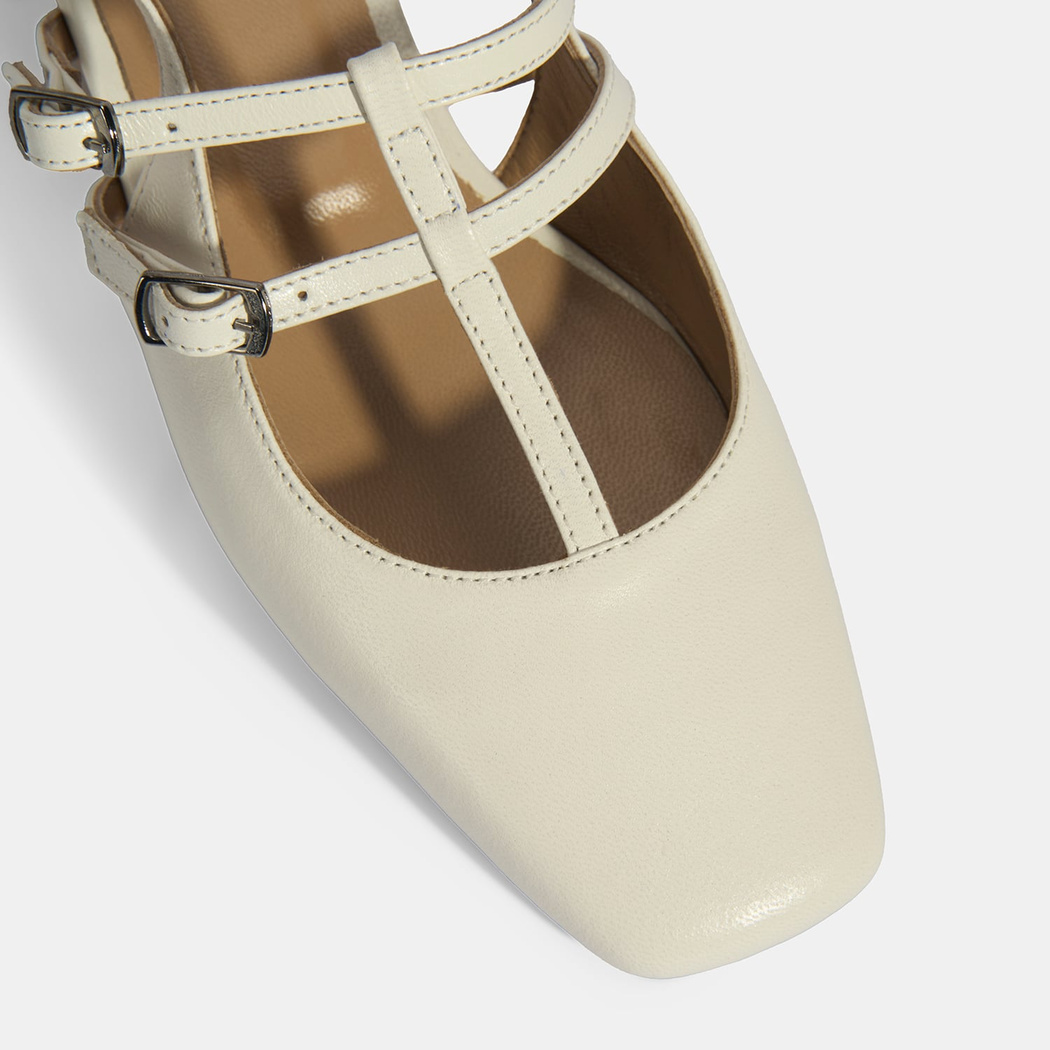 Kadın Beyaz Tokalı Deri Günlük Ayakkabı