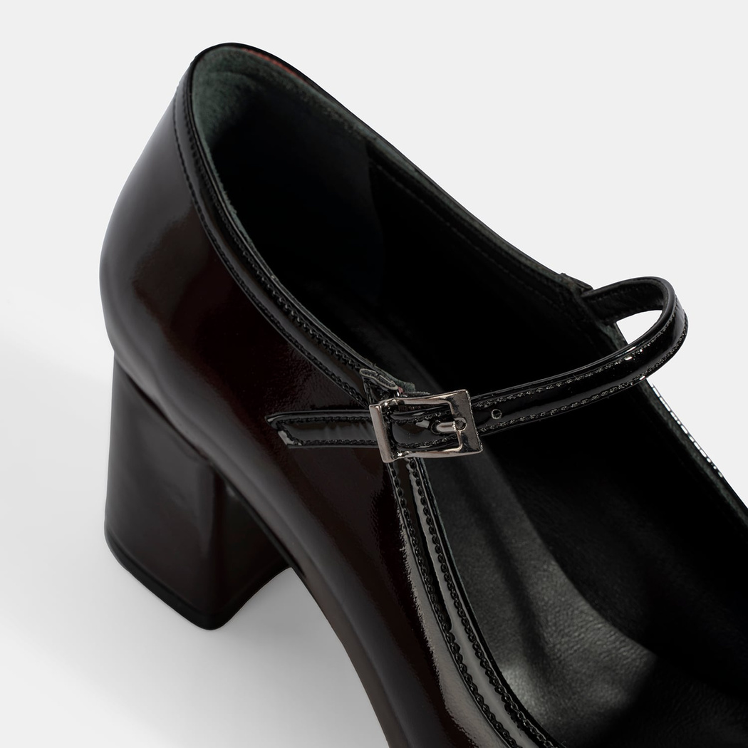 Kadın Bordo Ayarlanabilir Tokalı Kalın Topuklu Klasik Ayakkabı