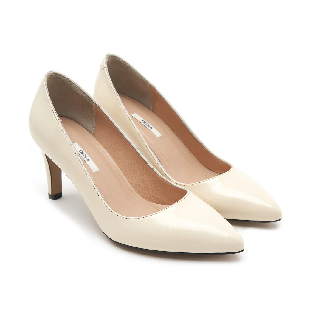 Kadın Ekru Rugan Klasik Ayakkabı