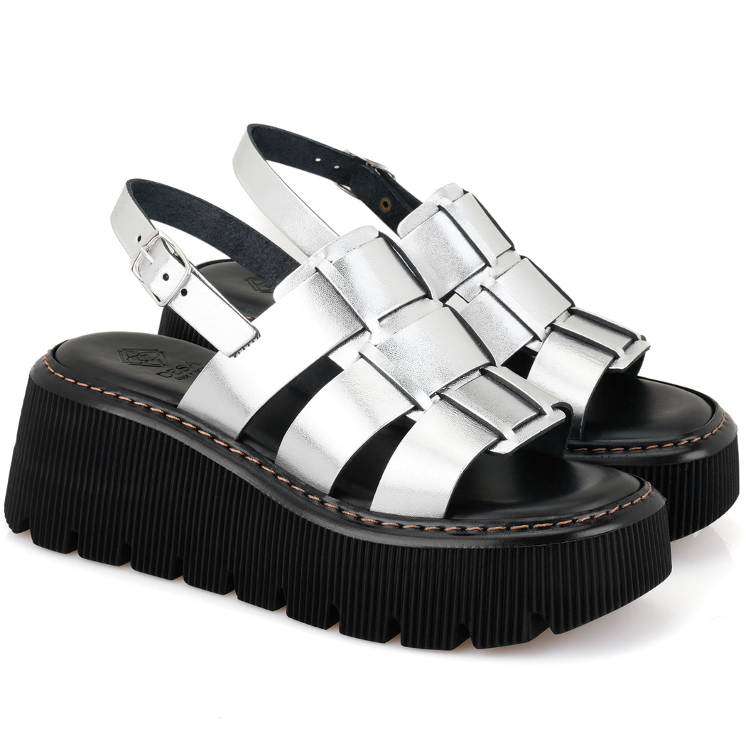 Kadın Gri Dolgu Tabanlı Deri Sandalet