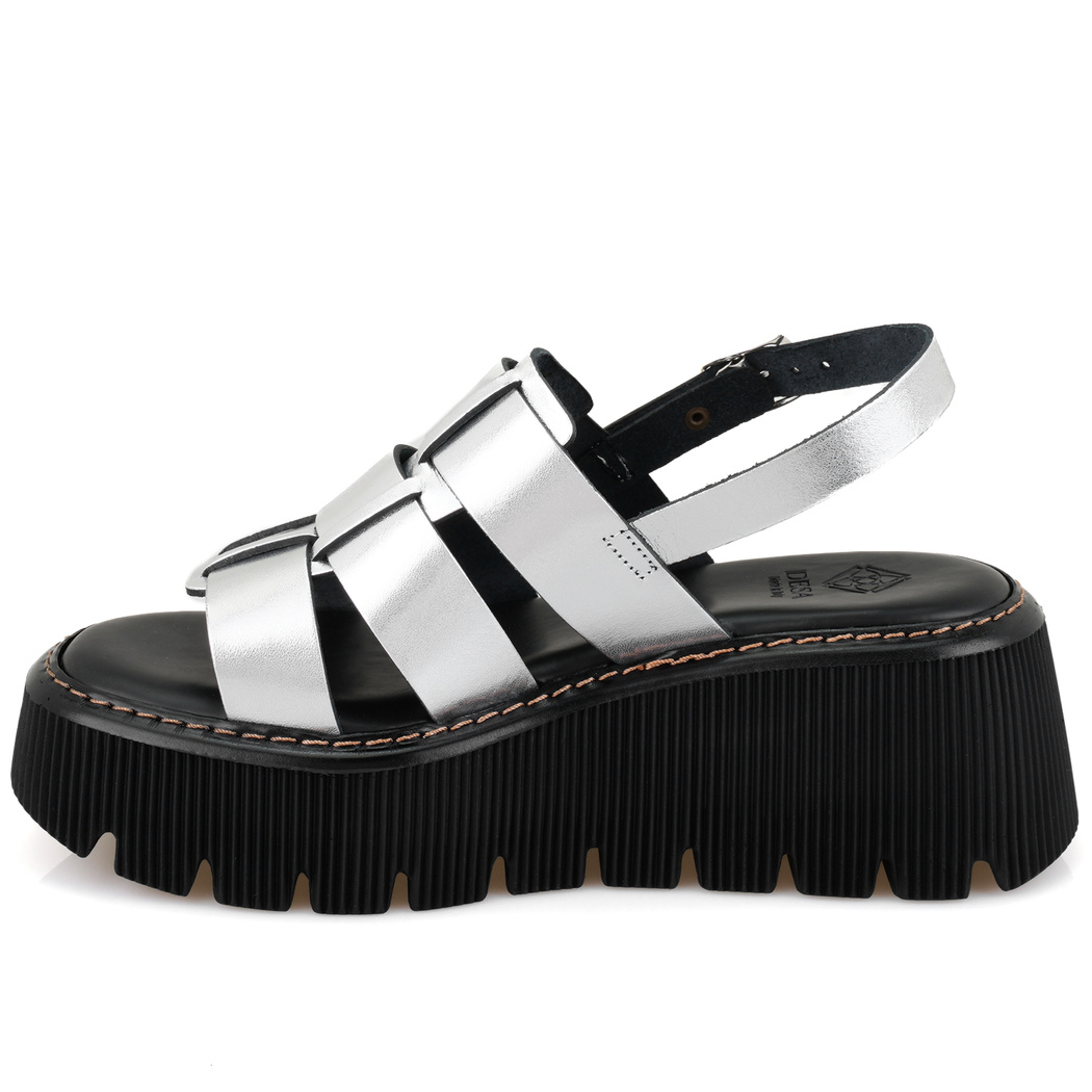 Kadın Gri Dolgu Tabanlı Deri Sandalet