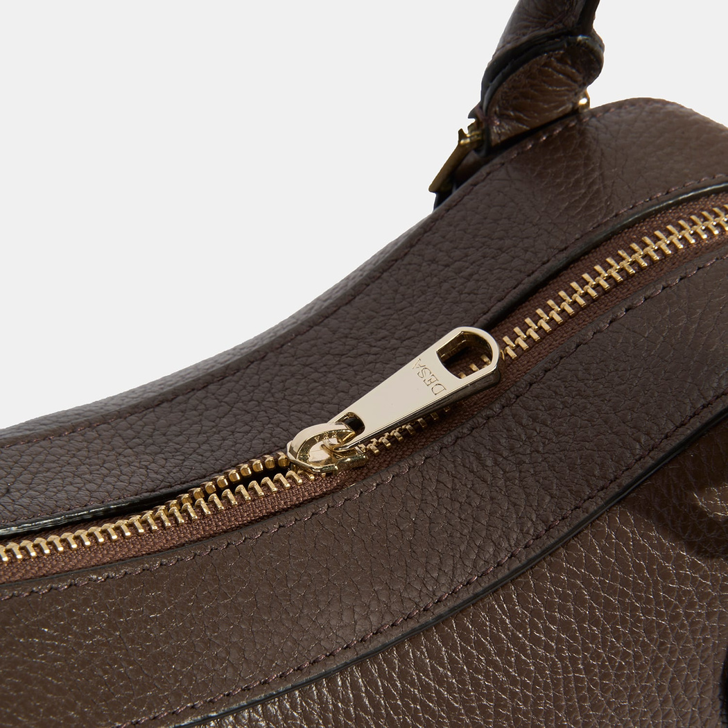 Kadın Kahve Deri Çanta Aksesuarlı Büyük Omuz Çantası