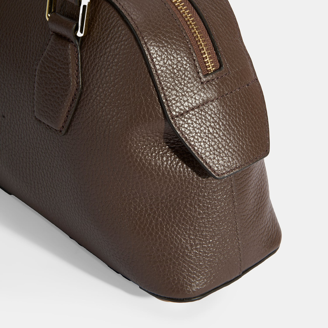 Kadın Kahve Deri Çanta Aksesuarlı Büyük Omuz Çantası