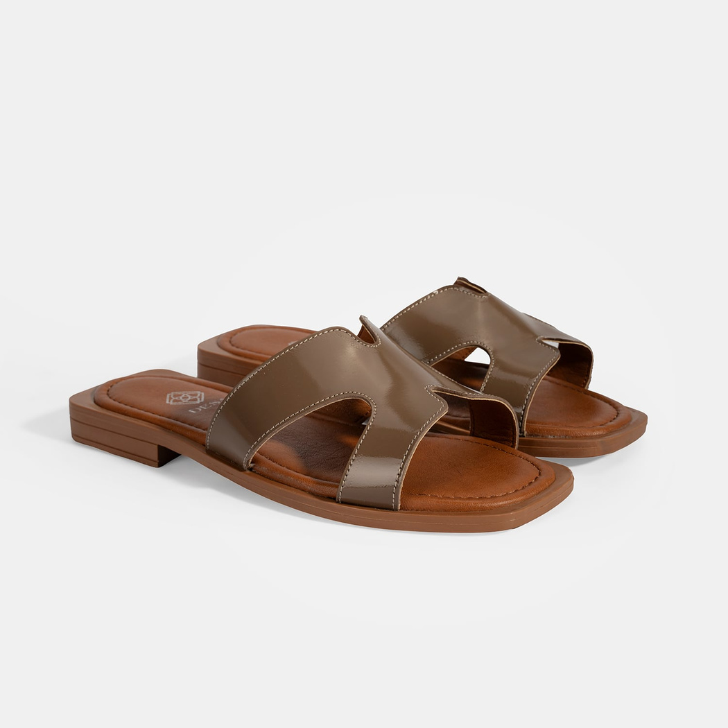 Kadın Kahve Rugan Terlik