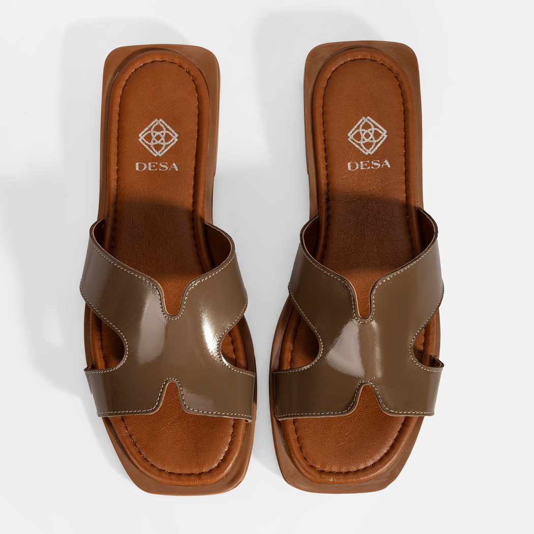 Kadın Kahve Rugan Terlik