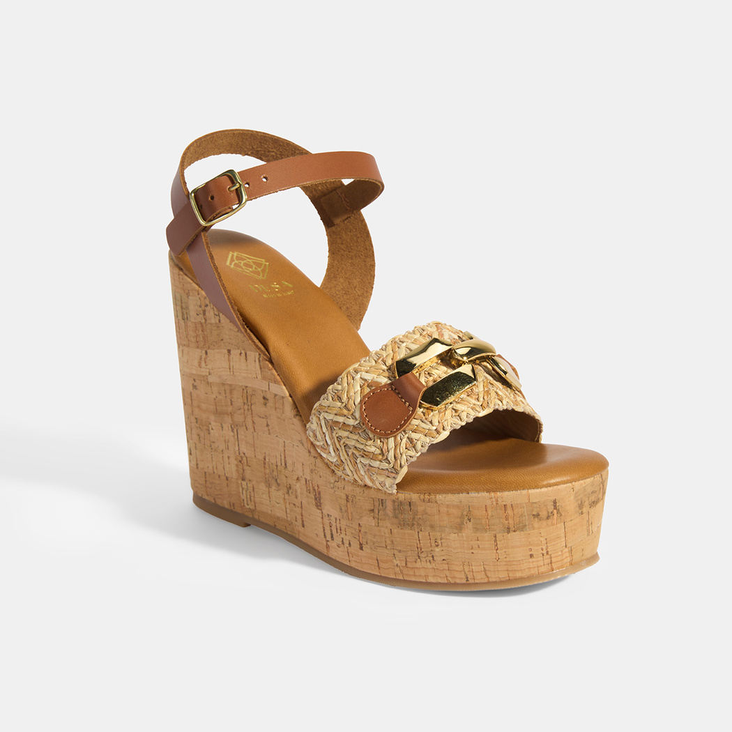 Kadın Kahve Toka Aksesuarlı Deri Detaylı Dolgu Topuklu Sandalet