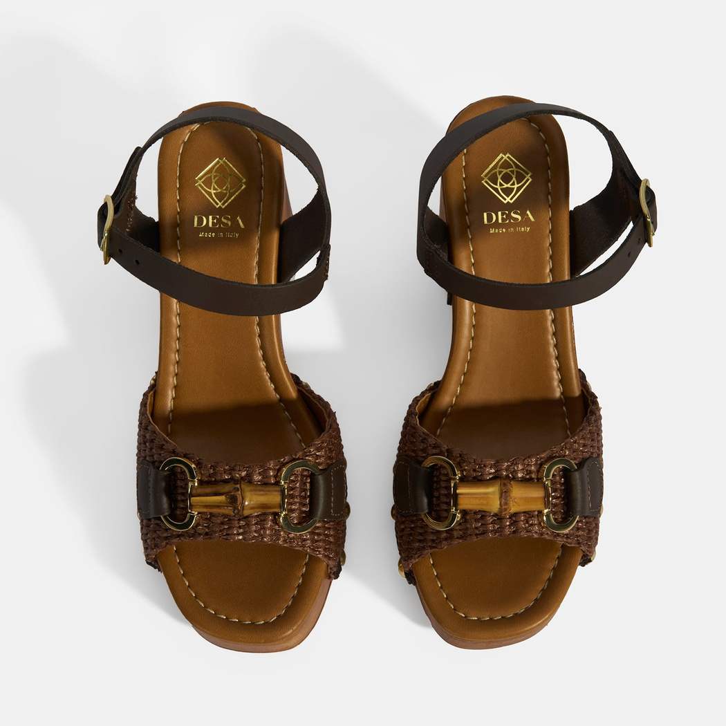 Kadın Kahve Tokalı Aksesuarlı Detaylı Topuklu Sandalet