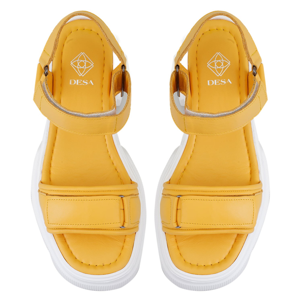 Kadın Sarı Cırt Cırtlı Dolgu Topuklu Sandalet