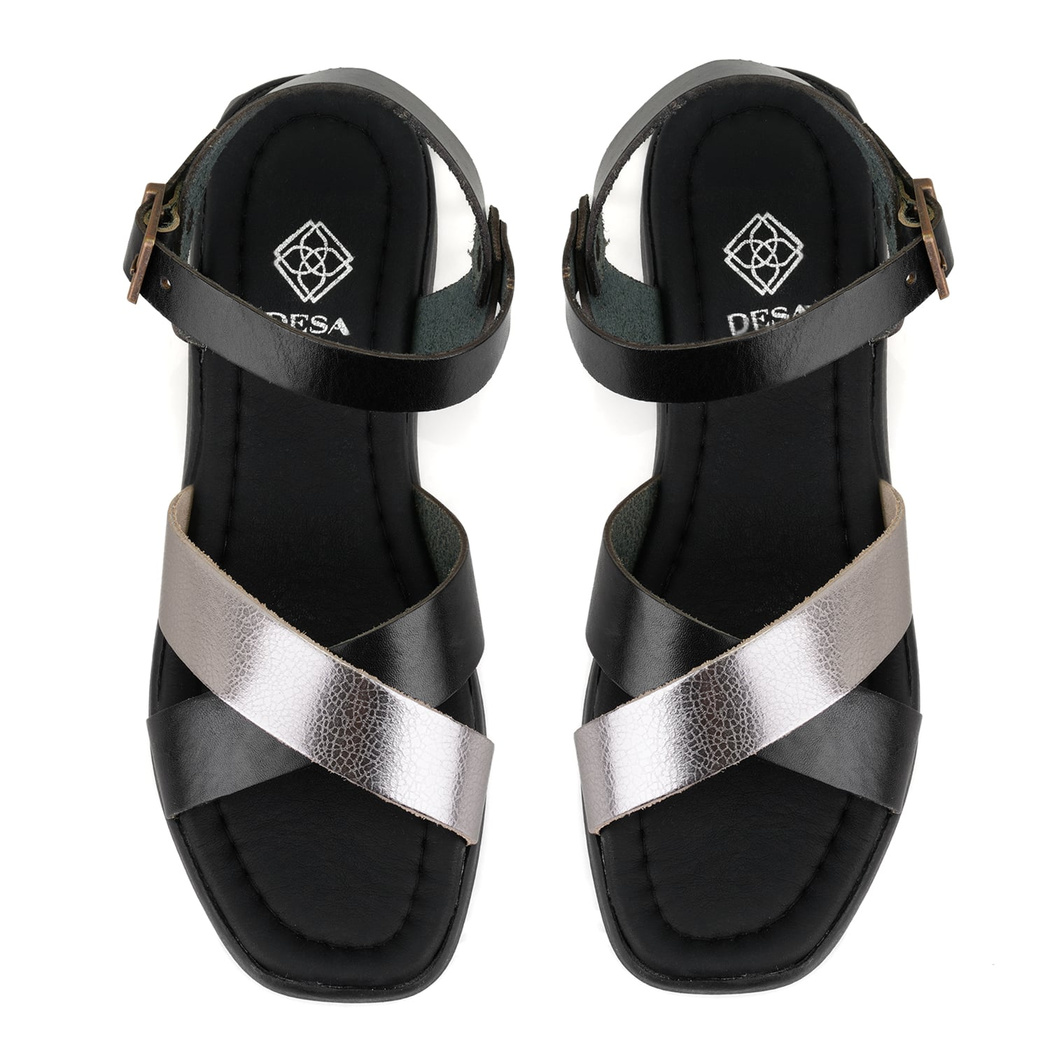 Kadın Siyah Ayarlanabilir Tokalı Deri Sandalet