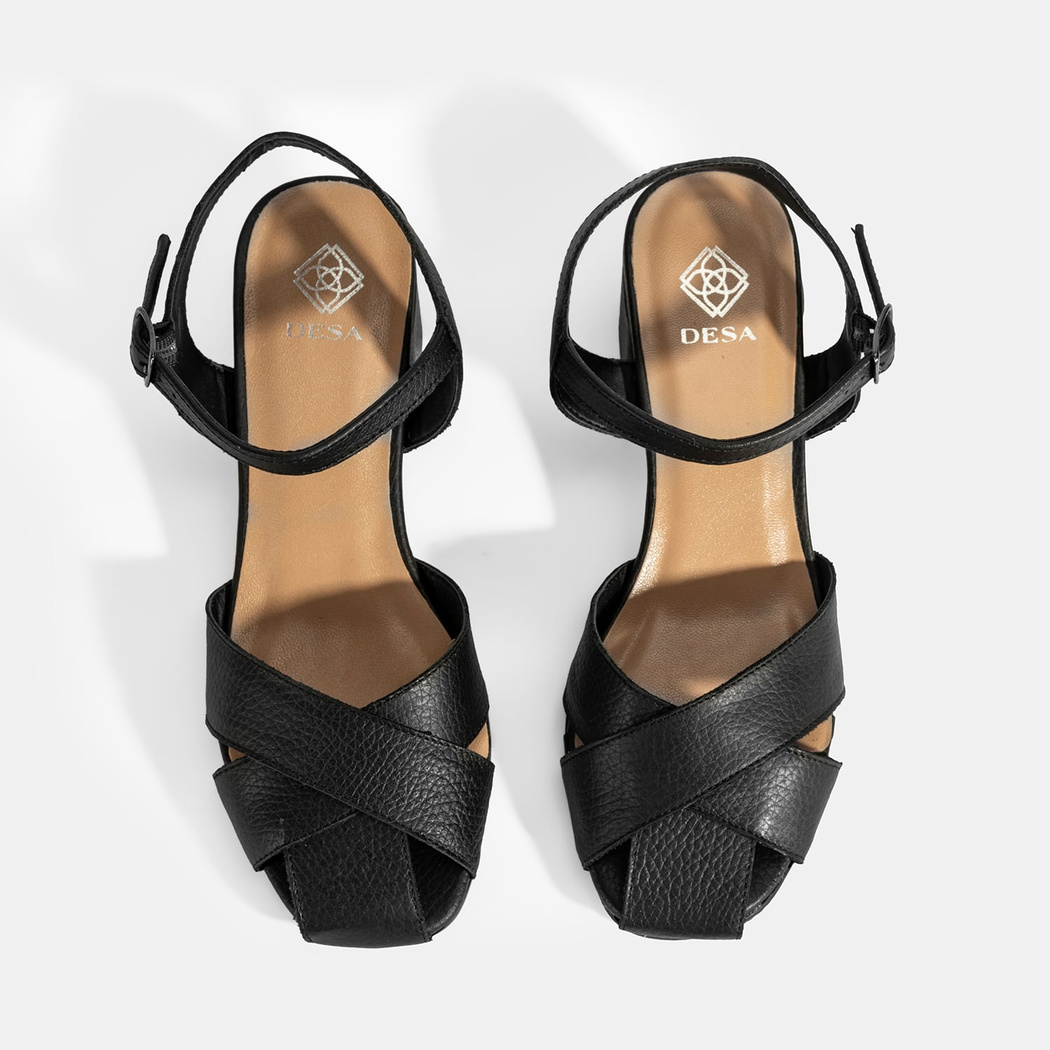 Kadın Siyah Ayarlanabilir Tokalı Deri Topuklu Sandalet