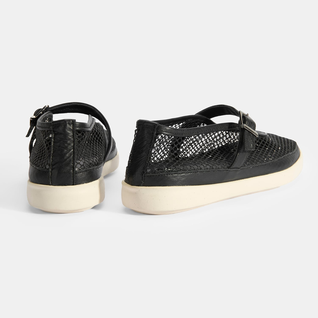 Kadın Siyah Ayarlanabilir Tokalı File Detaylı Ayakkabı