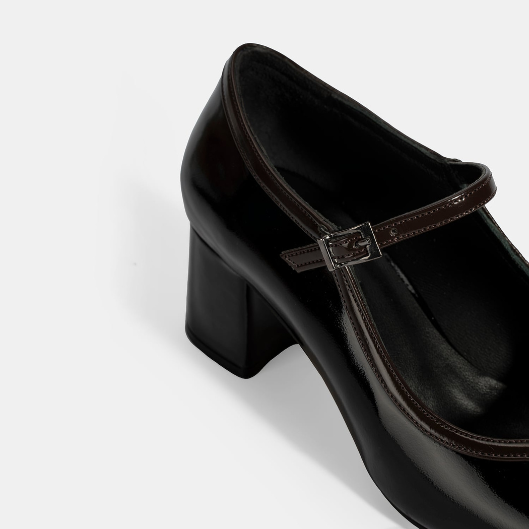 Kadın Siyah Ayarlanabilir Tokalı Kalın Topuklu Klasik Ayakkabı