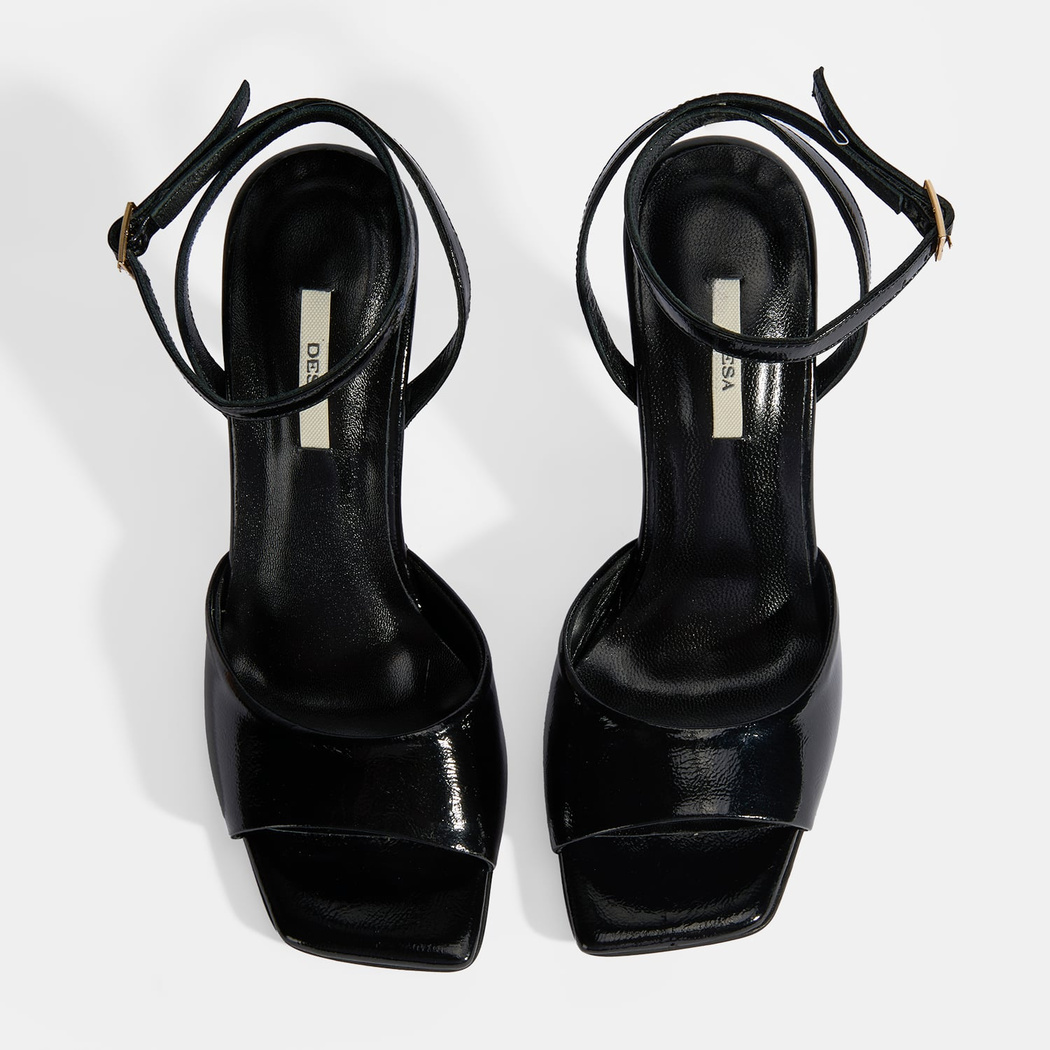 Kadın Siyah Ayarlanabilir Tokalı Rugan Topuklu Sandalet