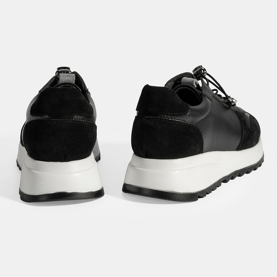 Kadın Siyah Bağcıklı Deri Spor Ayakkabı