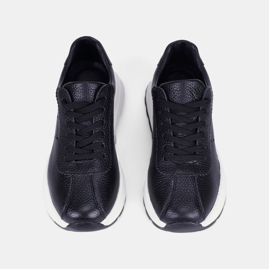 Kadın Siyah Bağcıklı Kalın Tabanlı Deri Sneaker