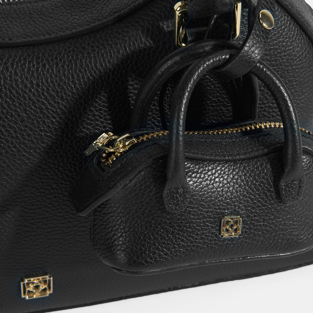 Kadın Siyah Deri Çanta Aksesuarlı Büyük Omuz Çantası