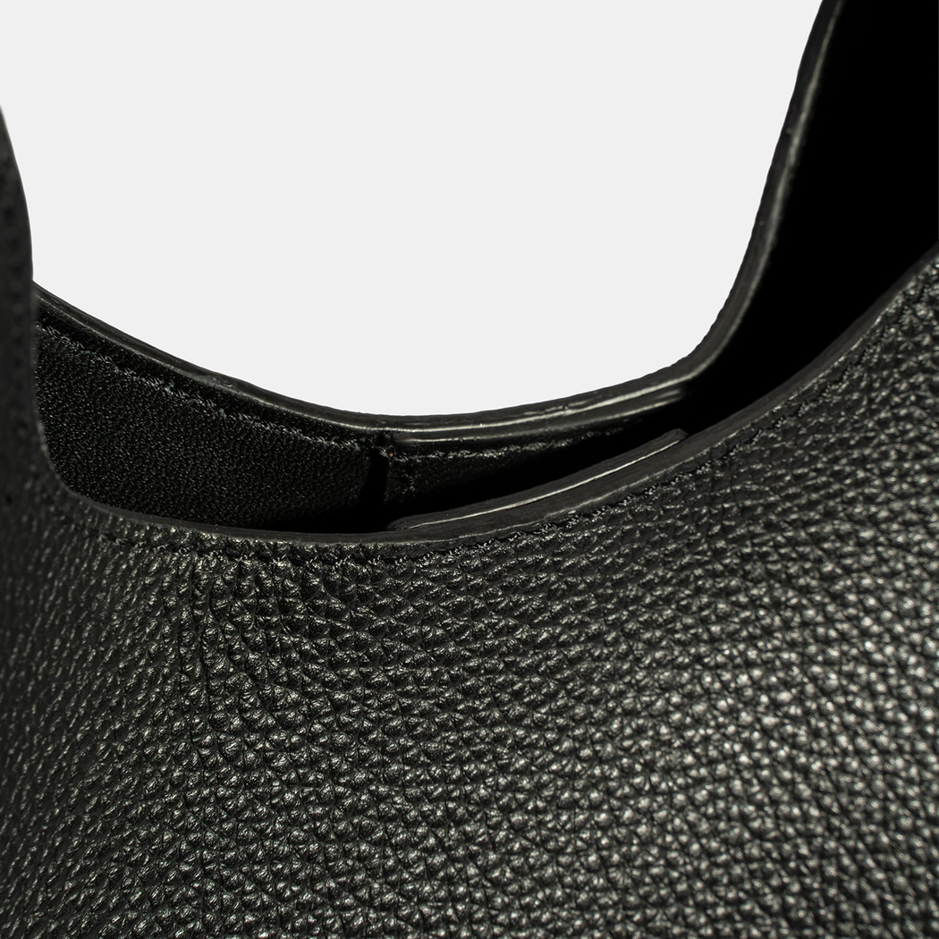 Kadın Siyah Deri Omuz Çantası