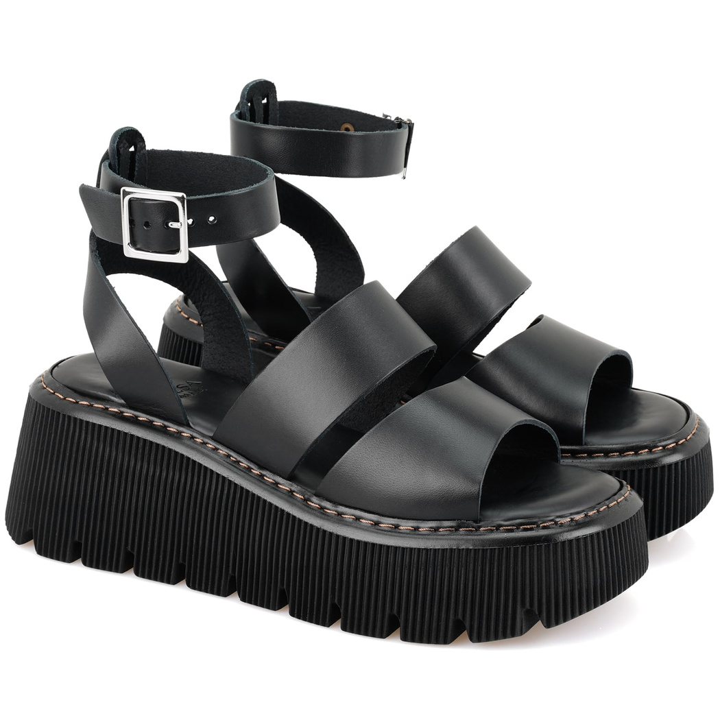 Kadın Siyah Dolgu Tabanlı Deri Sandalet