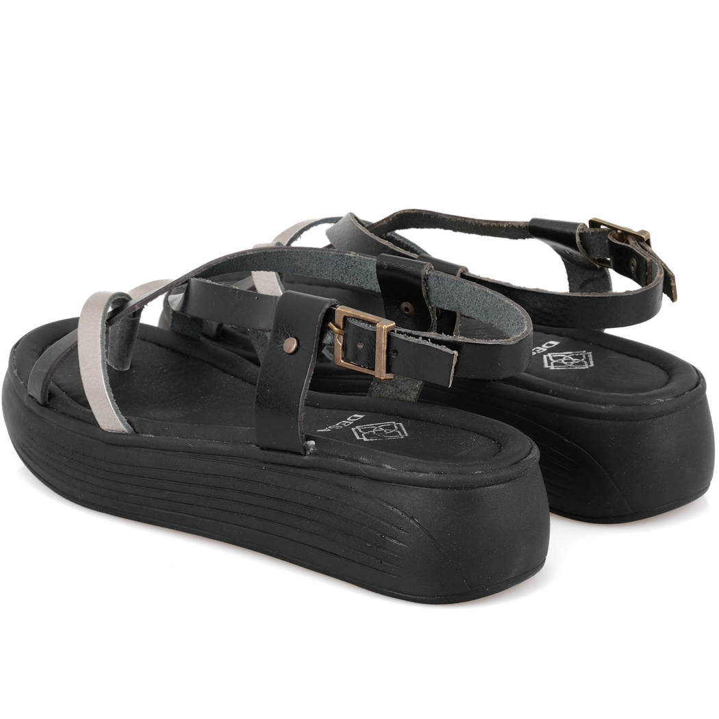 Kadın Siyah Dolgu Tabanlı Deri Sandalet