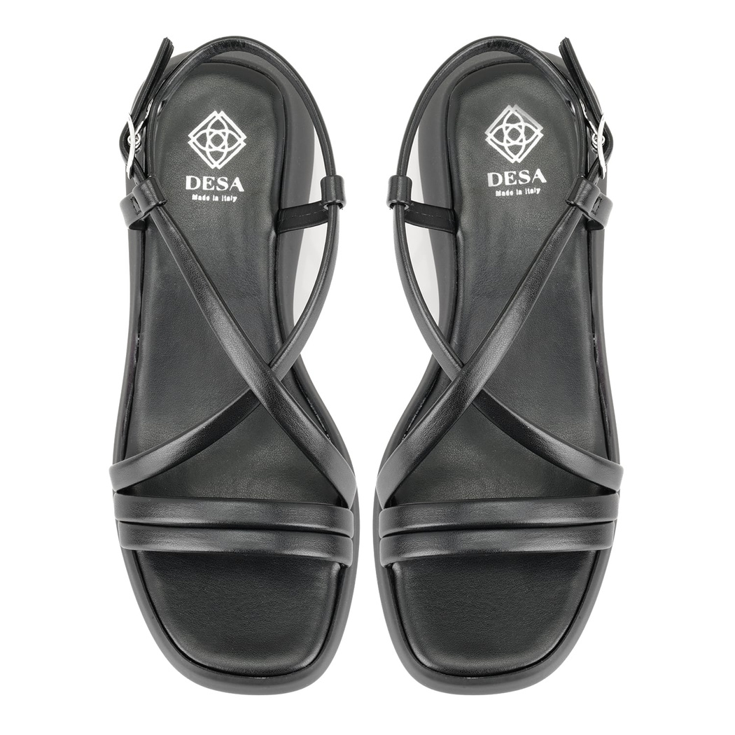 Kadın Siyah Dolgu Tabanlı Sandalet