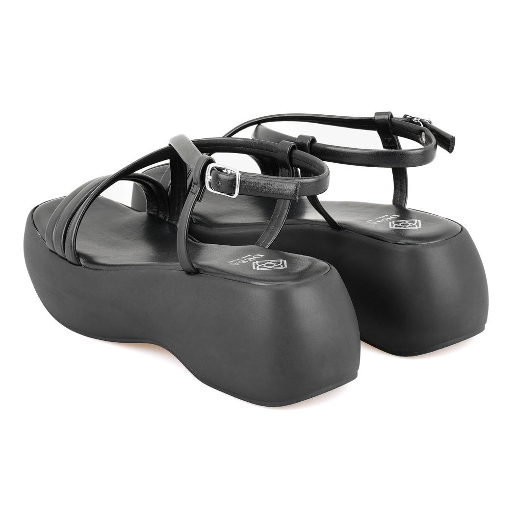 Kadın Siyah Dolgu Tabanlı Sandalet