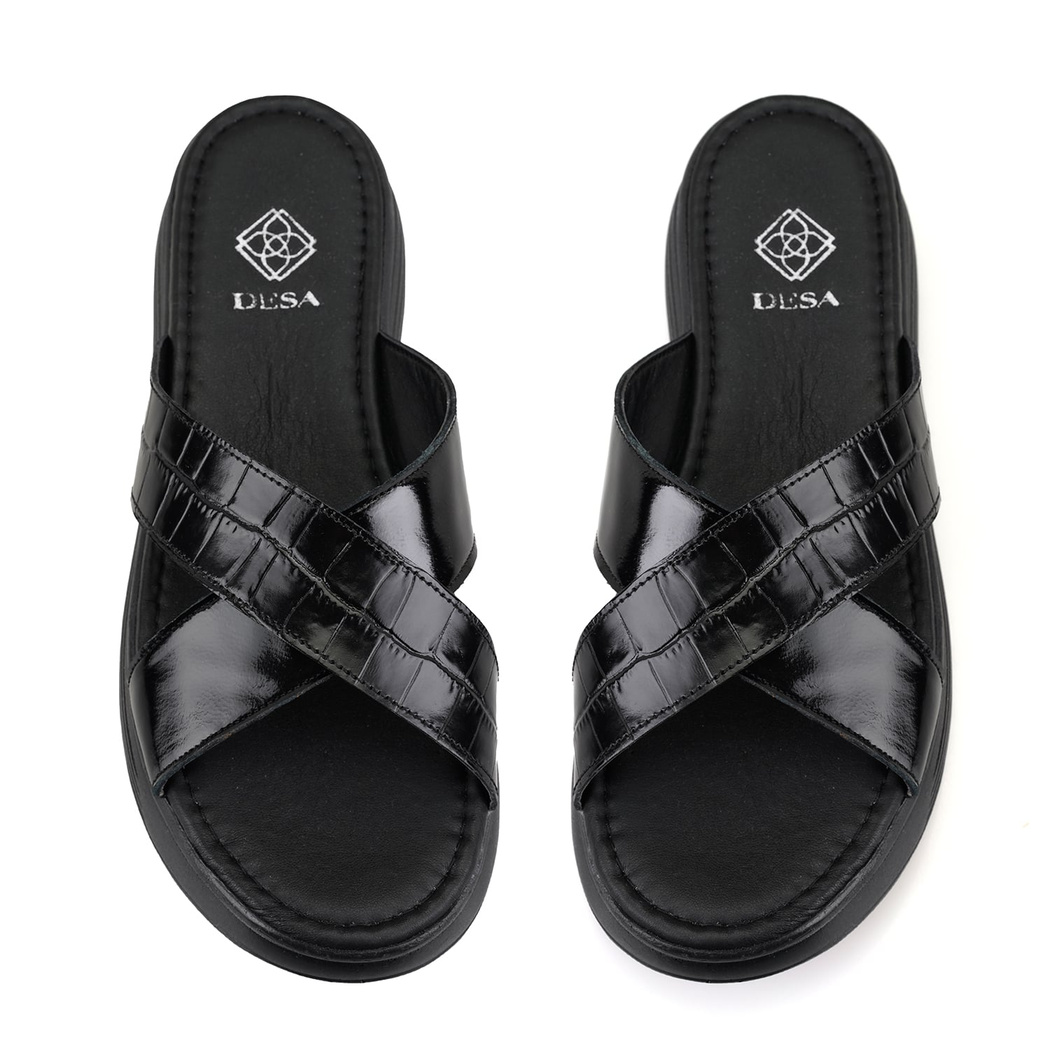 Kadın Siyah Dolgu Topuklu Deri Terlik