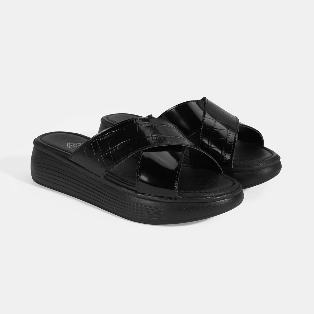 Kadın Siyah Dolgu Topuklu Deri Terlik