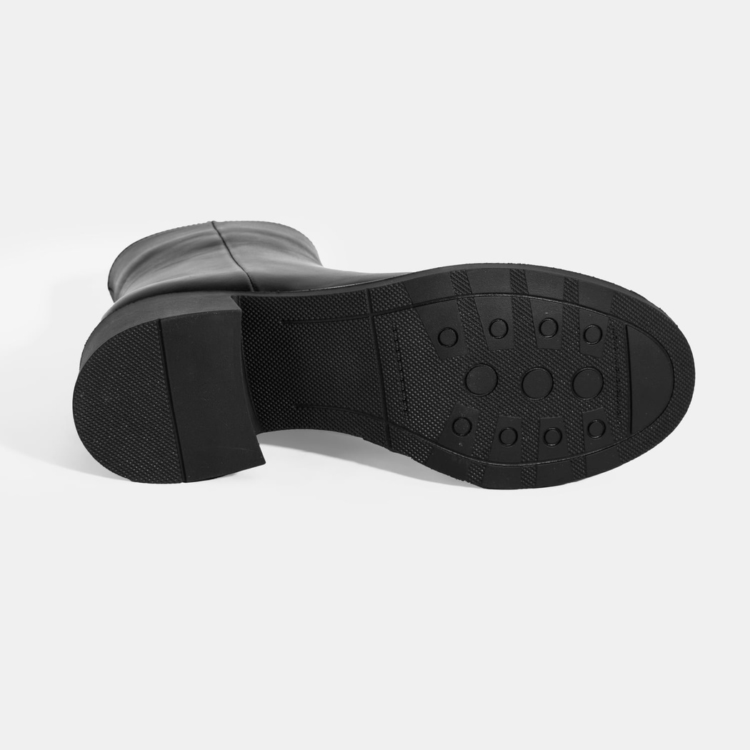 Kadın Siyah Fermuarlı Topuklu Deri Bot