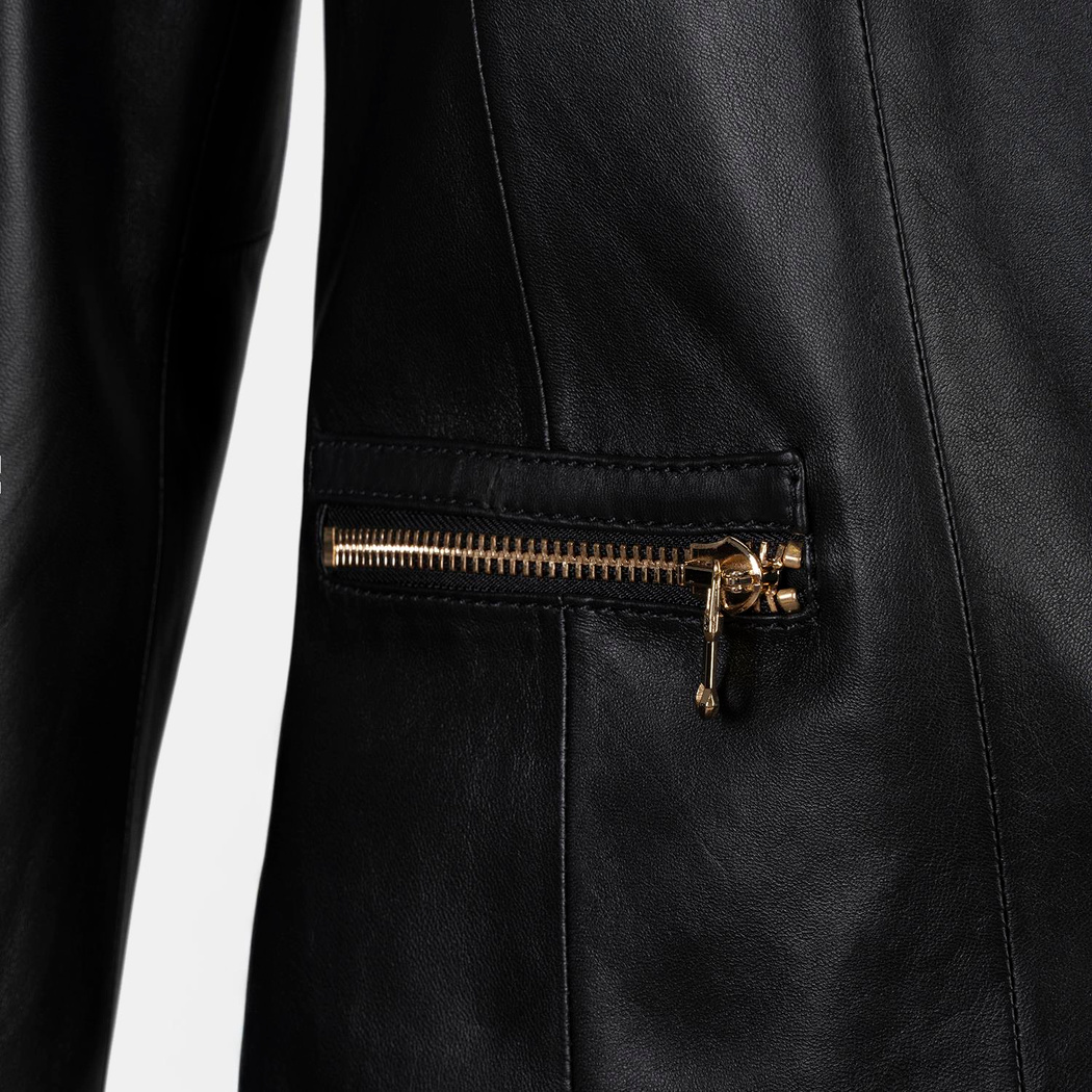 Kadın Siyah Hakim Yakalı Fit Deri Ceket