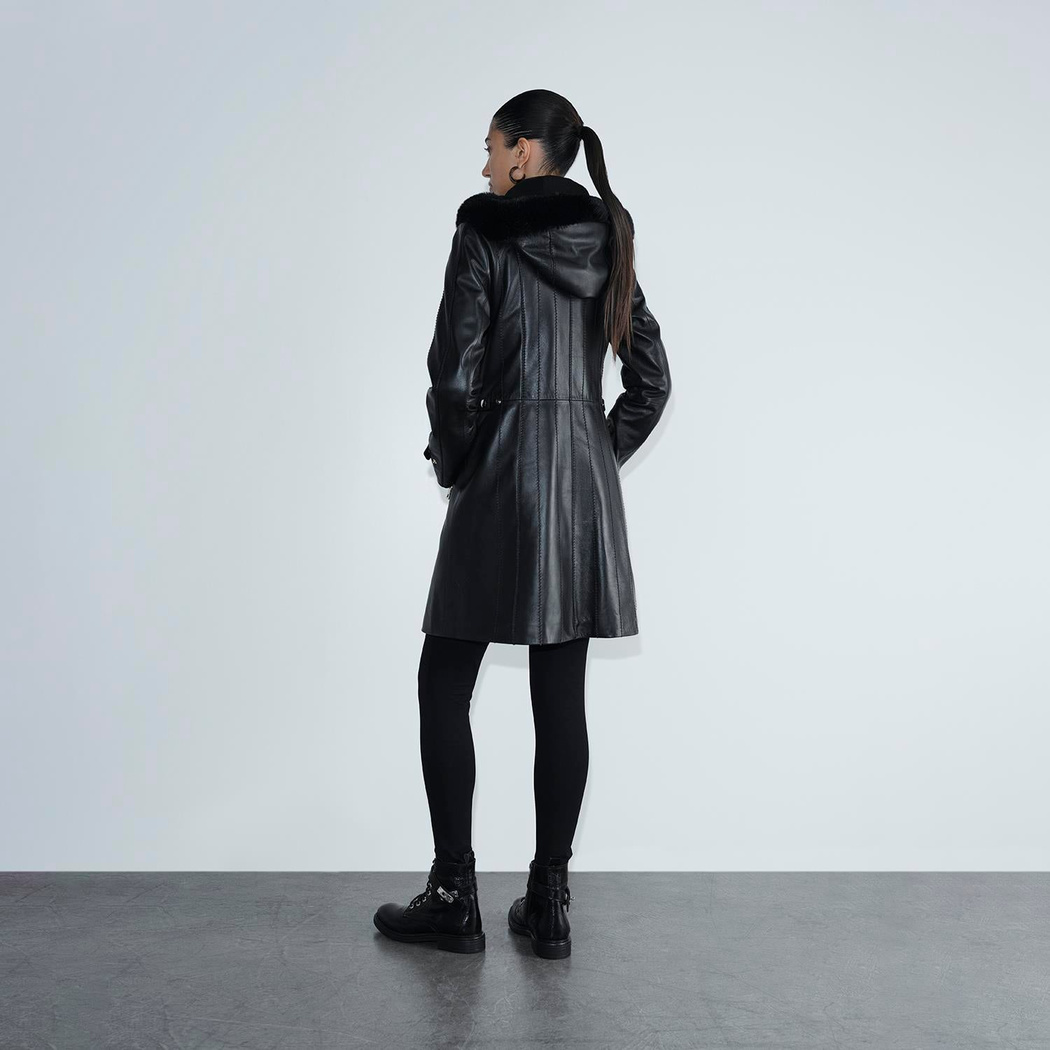 Kadın Siyah Hakim Yakalı Kapüşonlu Deri Kaban