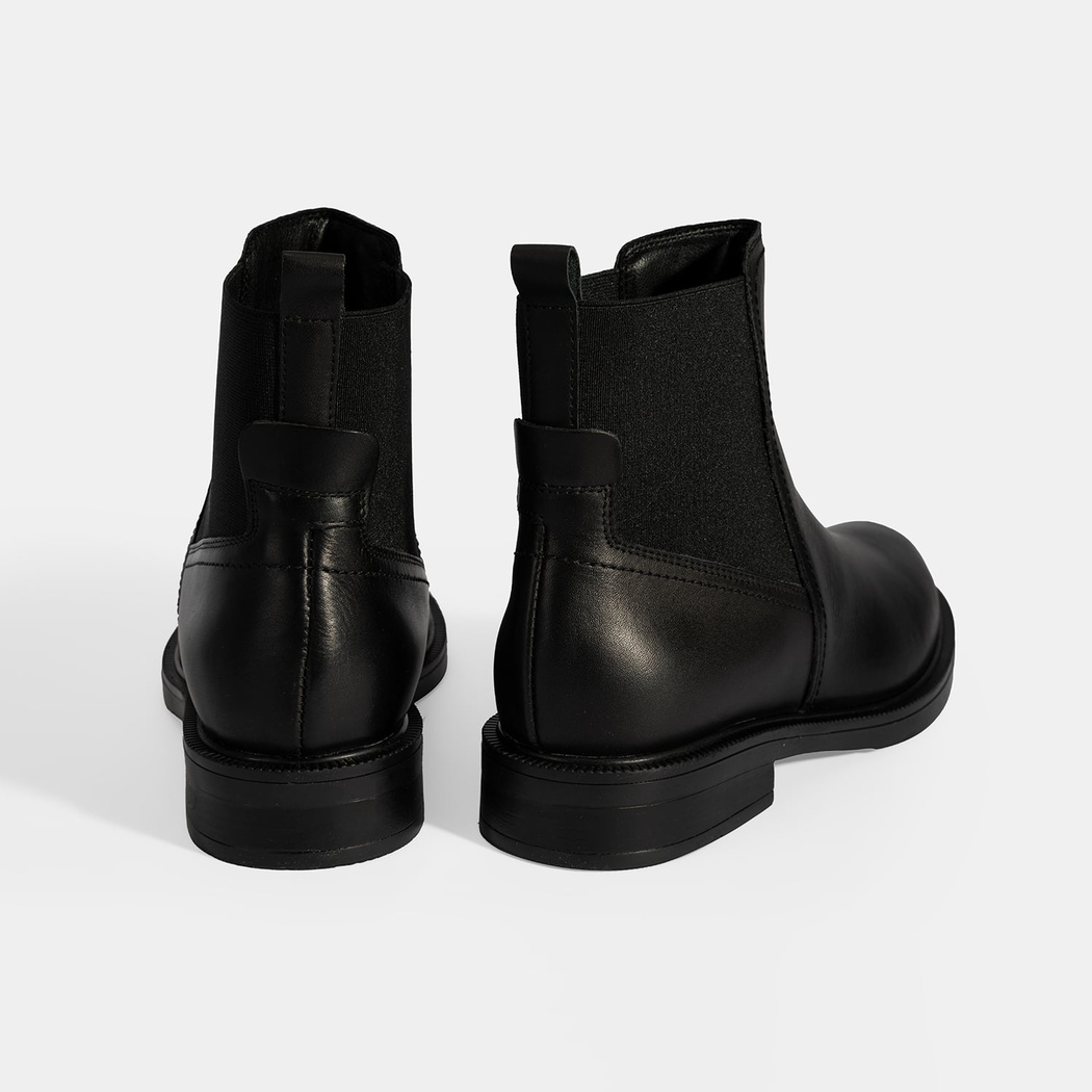 Kadın Siyah Lastik Detaylı Deri Bot