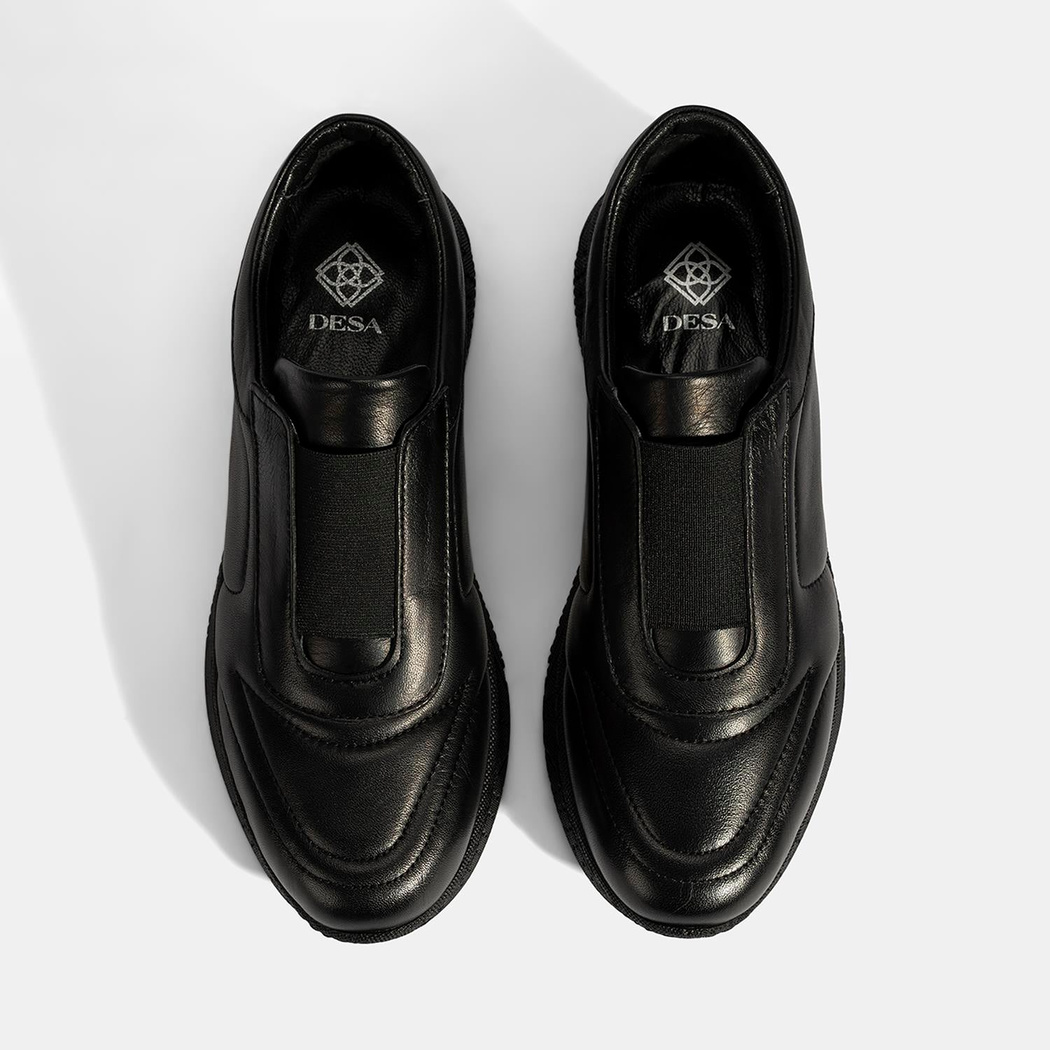 Kadın Siyah Lastikli Deri Spor Ayakkabı