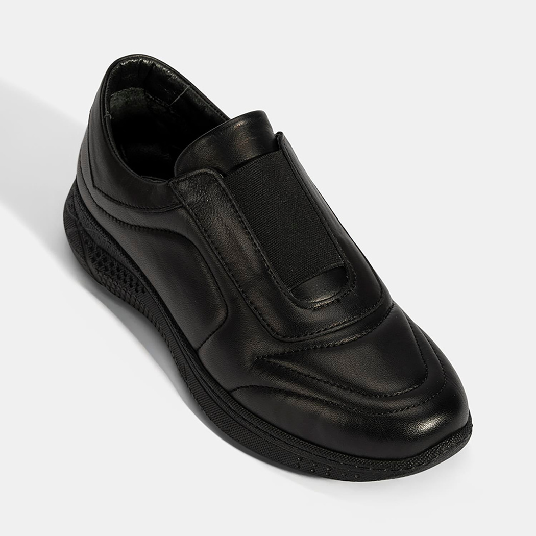 Kadın Siyah Lastikli Deri Spor Ayakkabı