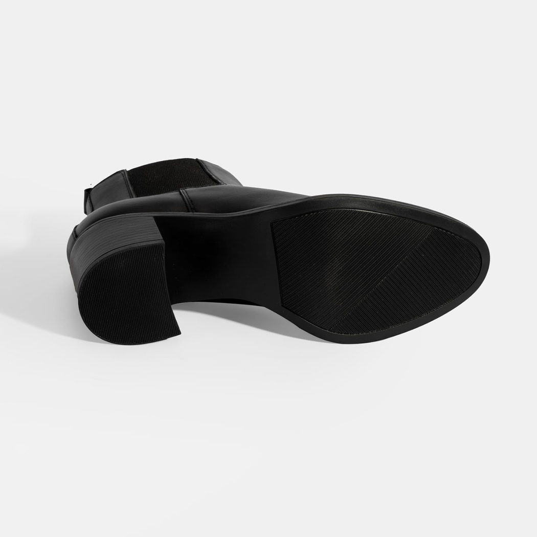 Kadın Siyah Lastikli Topuklu Deri Bot