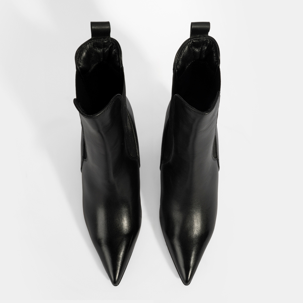 Kadın Siyah Lastikli Topuklu Deri Bot