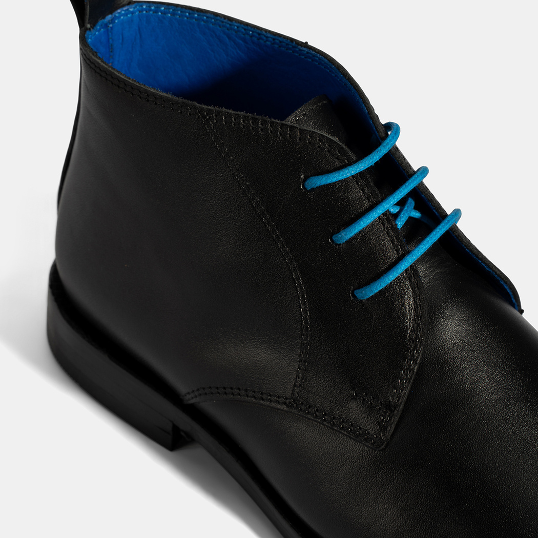 Kadın Siyah Mavi Bağcık Detaylı Deri Bot