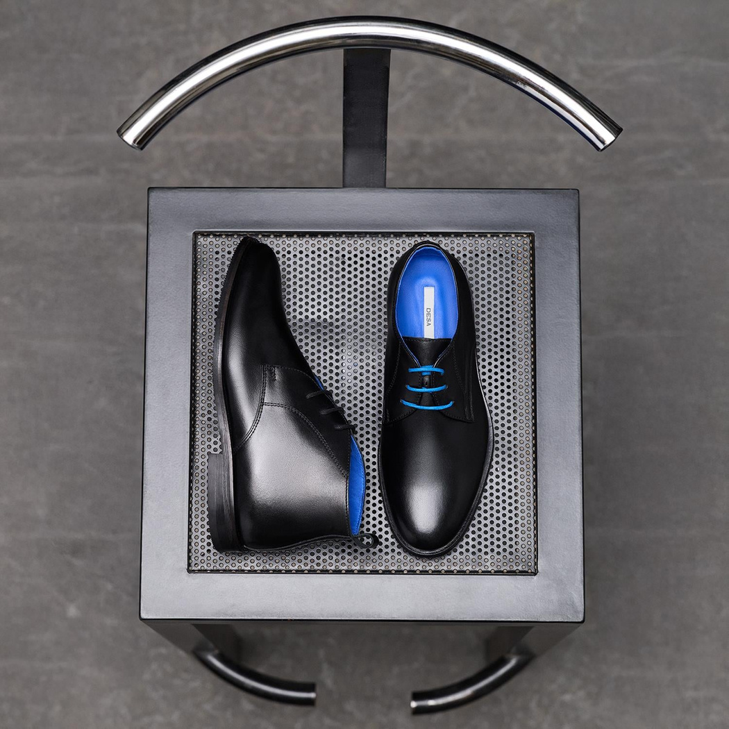 Kadın Siyah Mavi Bağcık Detaylı Deri Bot