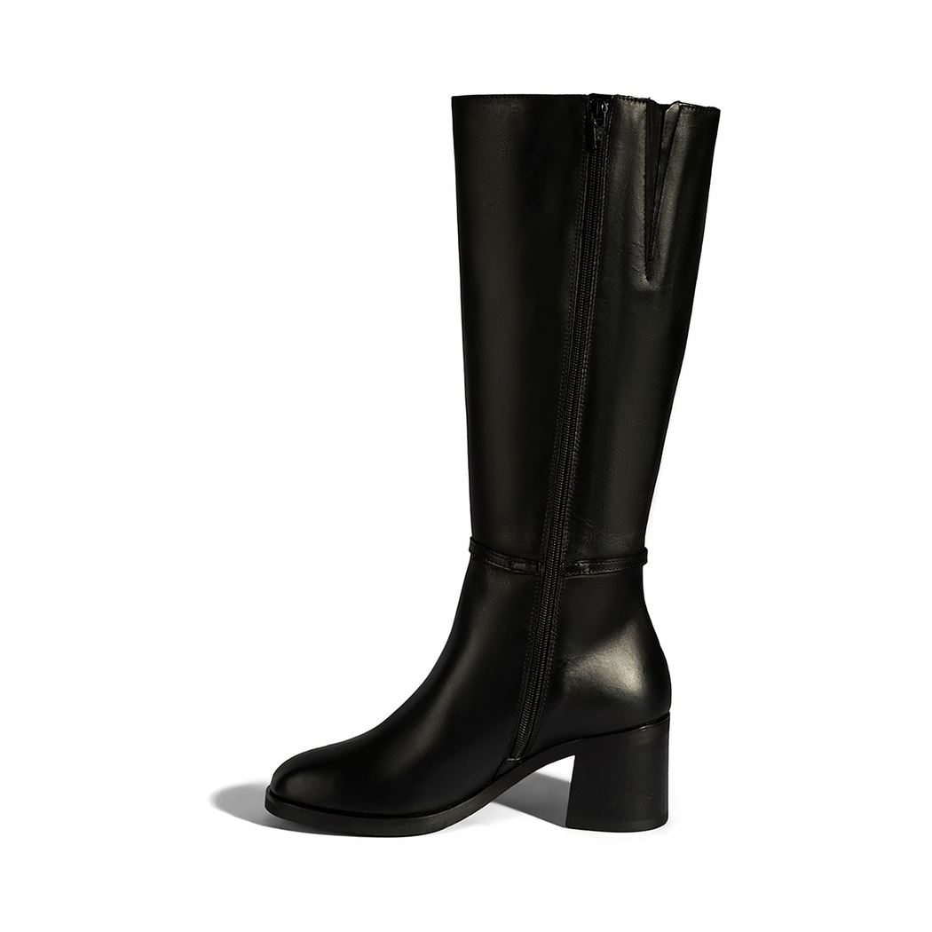 Kadın Siyah Metal Aksesuarlı Deri Çizme