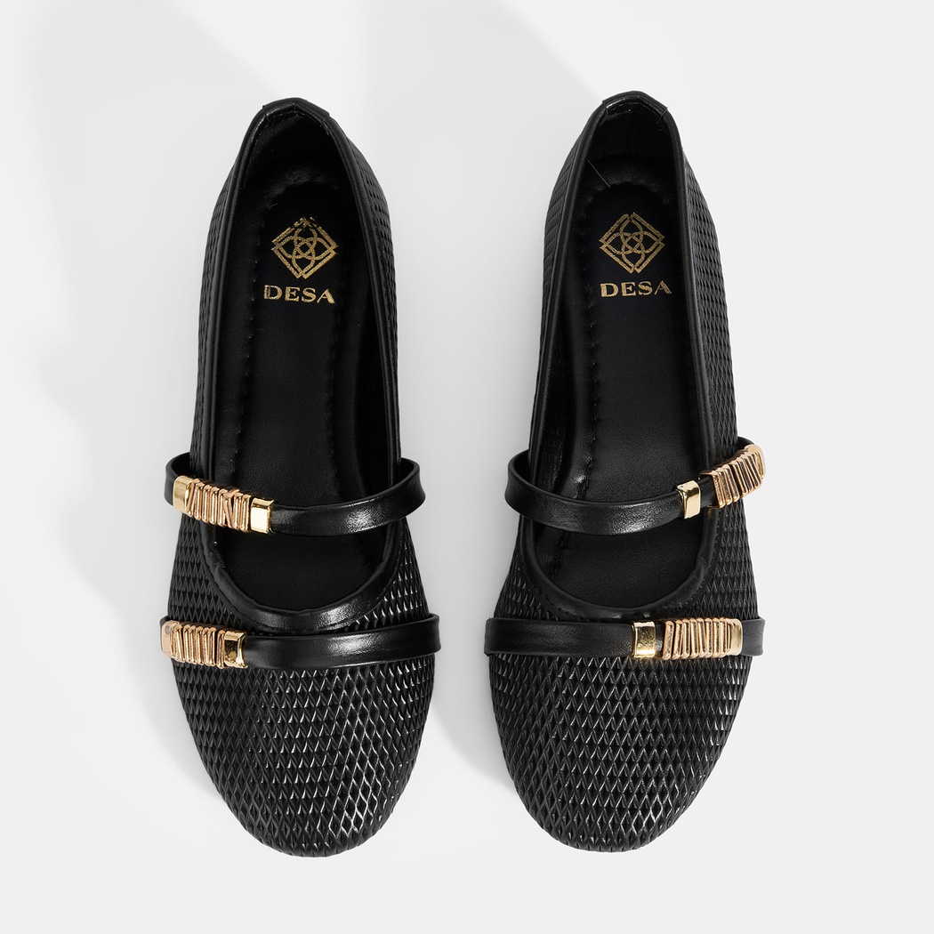 Kadın Siyah Metal Toka Aksesuarlı Deri Babet