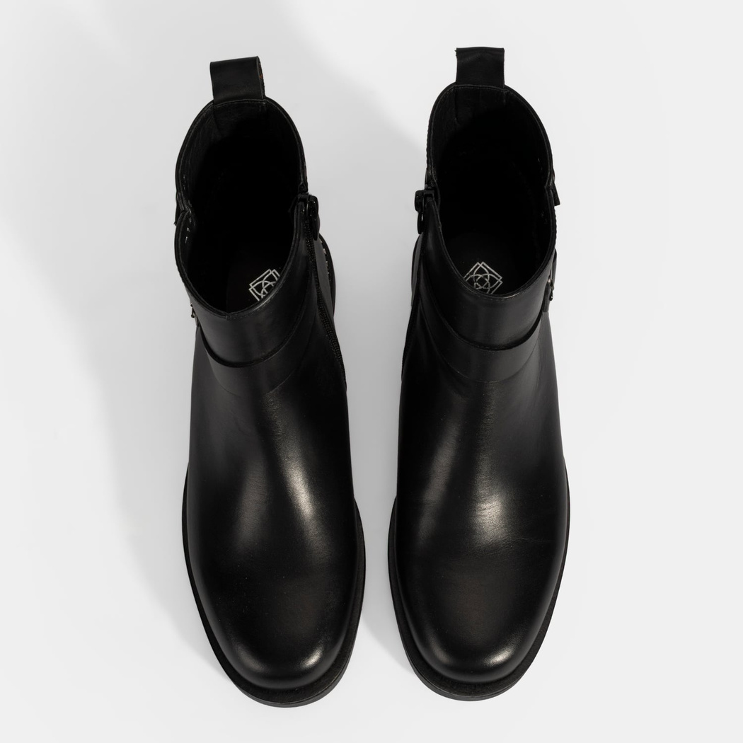 Kadın Siyah Metal Toka Detaylı Deri Bot