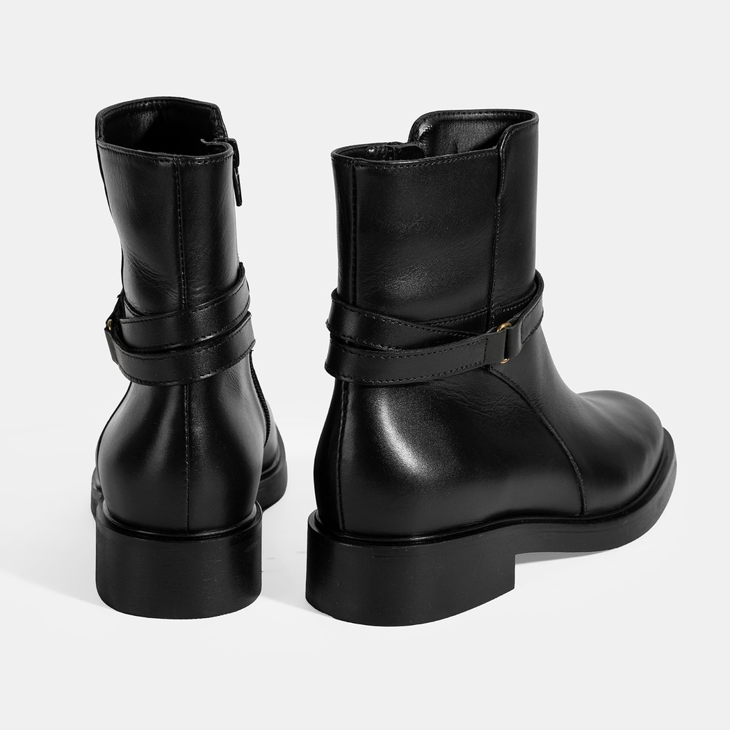 Kadın Siyah Metal Toka Detaylı Fermuarlı Deri Bot