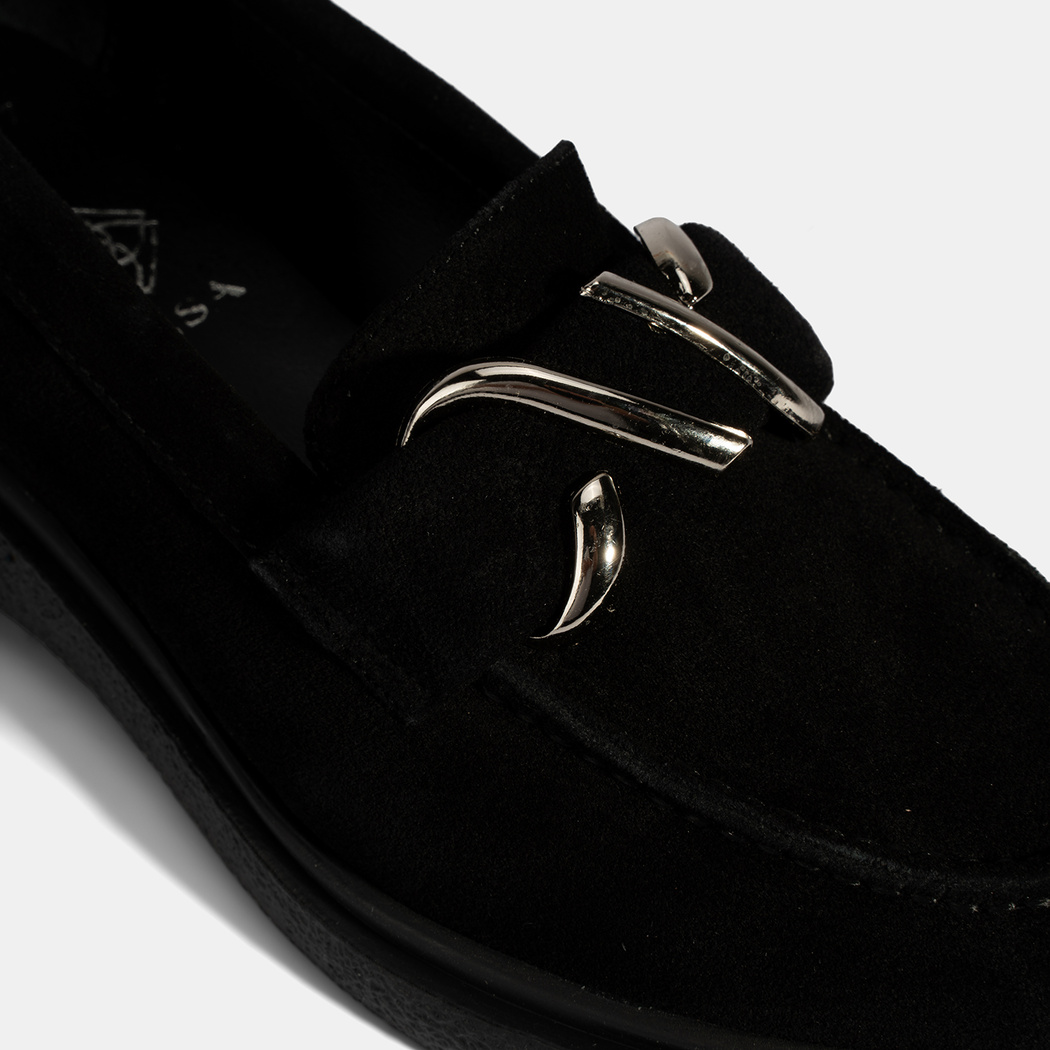Kadın Siyah Metal Toka Detaylı Süet Loafer