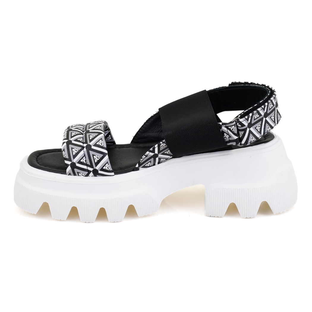 Kadın Siyah Monogram Desenli Dolgu Topuklu Sandalet