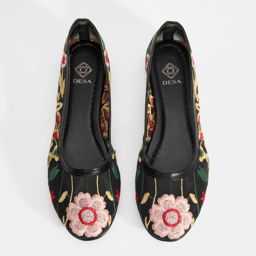 Kadın Siyah Nakış İşleme Detaylı Fileli Babet