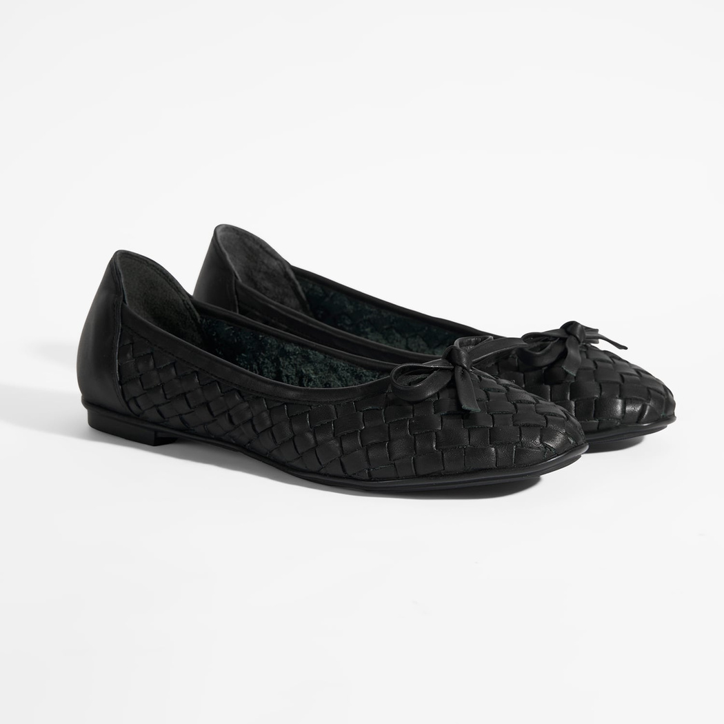 Kadın Siyah Örgü Detaylı Fiyonklu Deri Babet