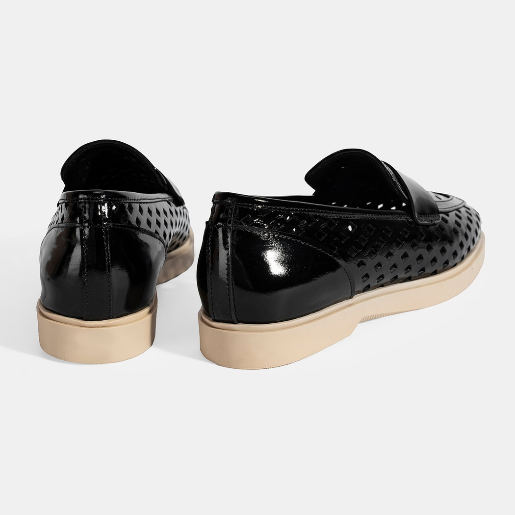 Kadın Siyah Perforeli Rugan Loafer