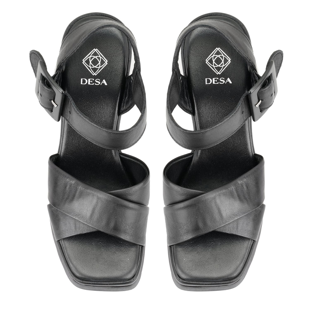 Kadın Siyah Platform Topuklu Deri Sandalet