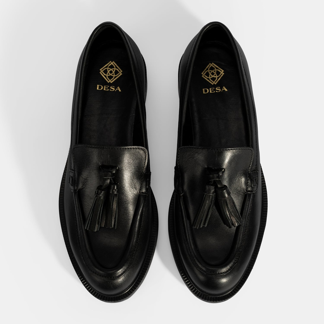 Kadın Siyah Püskül Detaylı Deri Loafer