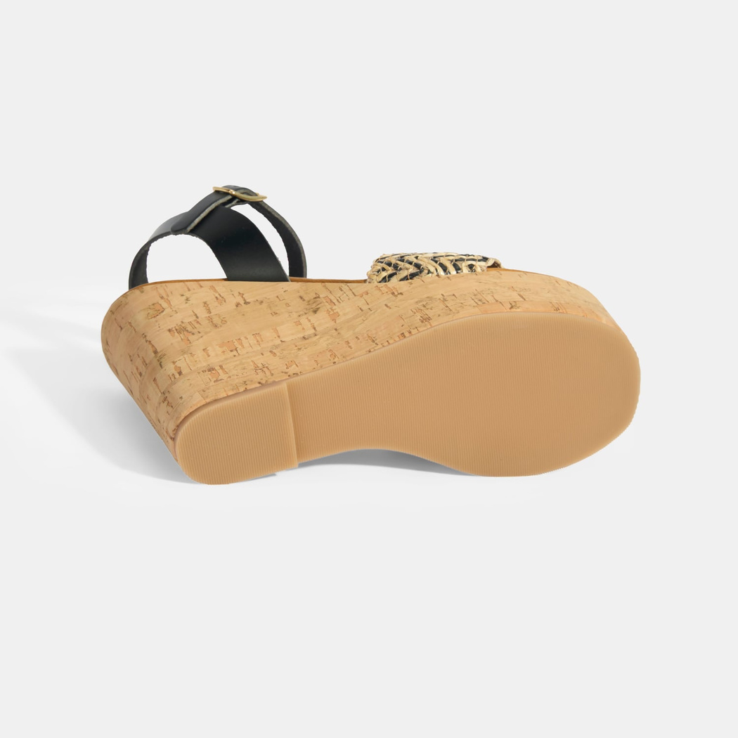 Kadın Siyah Toka Aksesuarlı Deri Detaylı Dolgu Topuklu Sandalet