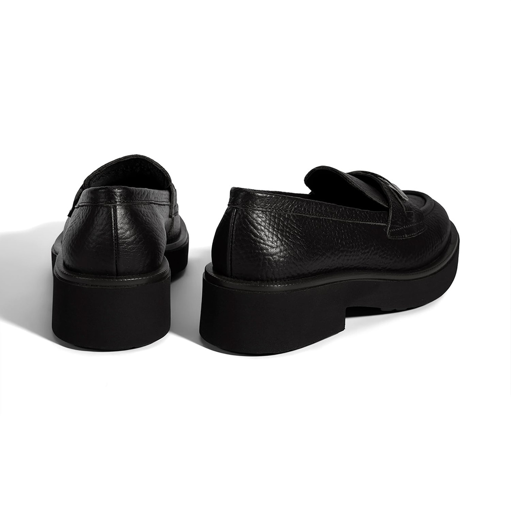 Kadın Siyah Toka Aksesuarlı Kalın Tabanlı Deri Loafer